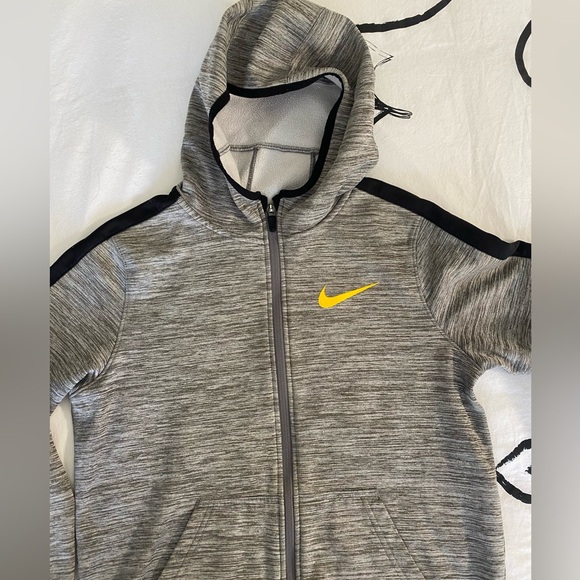 Nike Dri-Fit Boys XL Hoodie - Picture 1 of 5